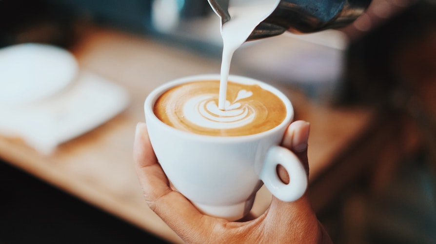 kaffemaskien med kværn billede